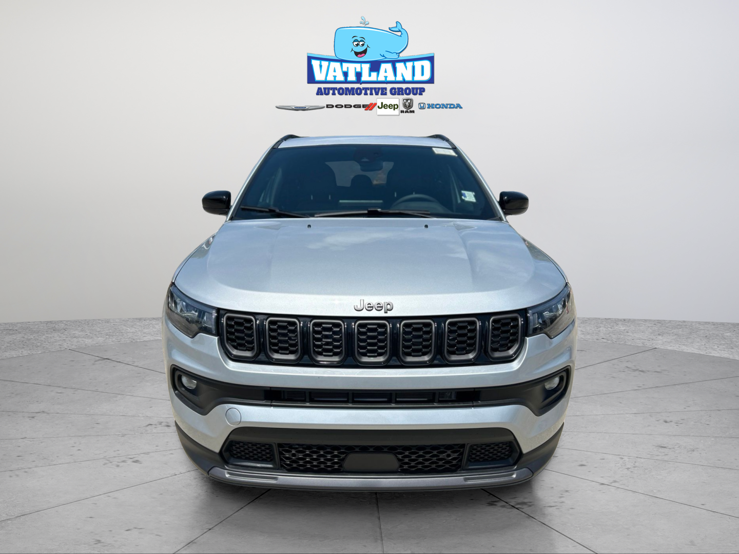 New 2026 Silver Zynith Metallic Clear-Coat Exterior Paint Jeep Latitude image 21