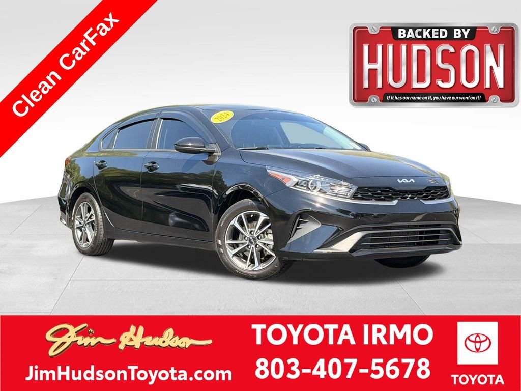 2024 Kia Forte LXS AT's photo