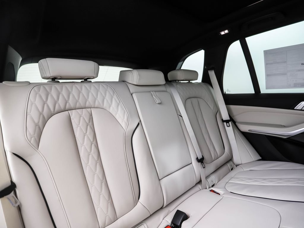 New 2026 Gray Metallic BMW xDrive40i image 27