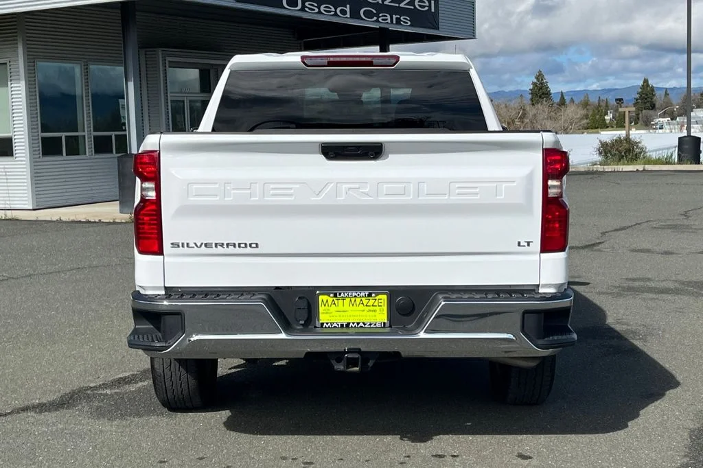 Used 2025 White Chevrolet LT image 10