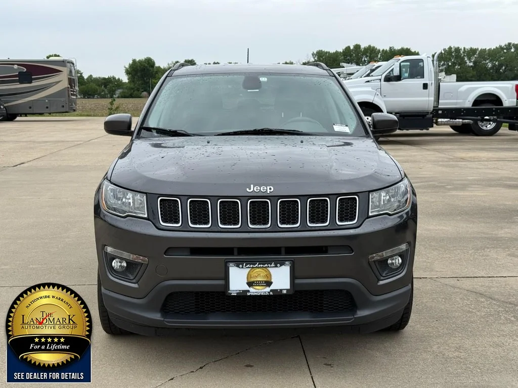Used 2017 Jeep All-New Compass Latitude with VIN 3C4NJDBB2HT631470 for sale in Springfield, IL