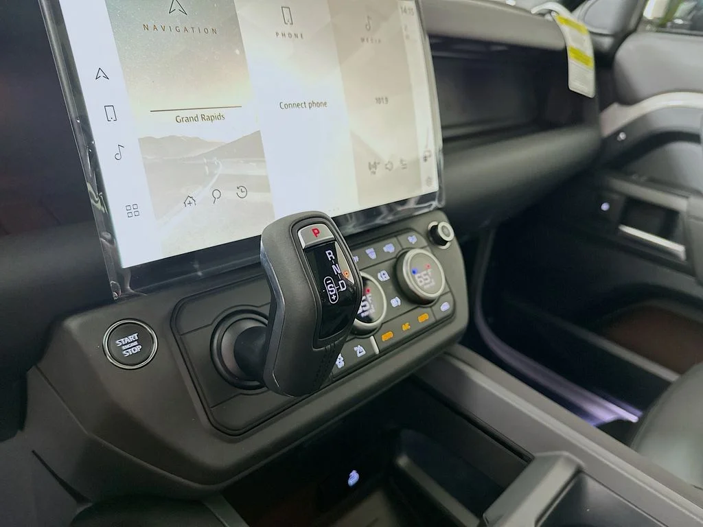 New 2026 Borasco Gray Metallic Land Rover S image 21