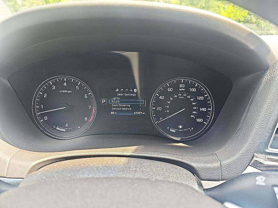 Used 2015 Santiago Silver Hyundai 3.8L image 17