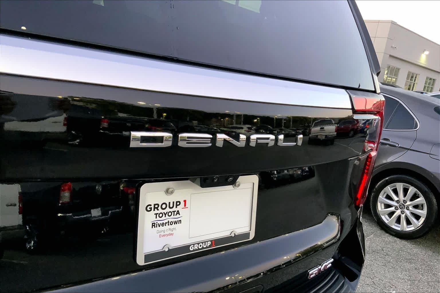 Used 2025 Onyx Black GMC Denali image 9
