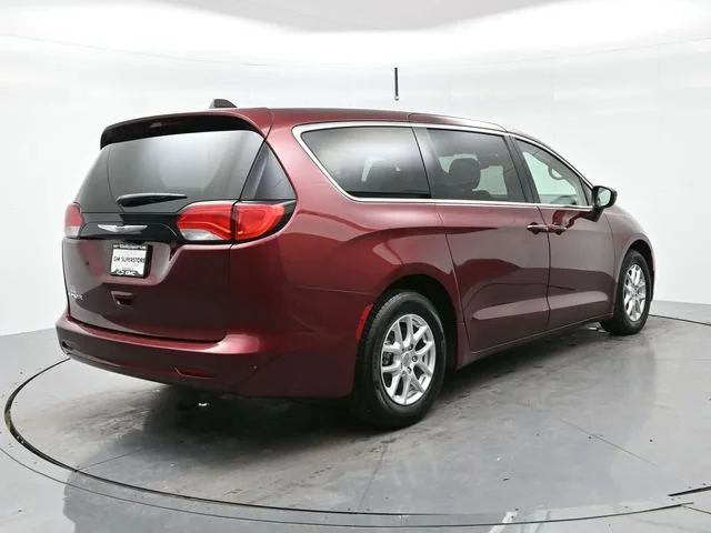 Used 2023 Velvet Red Pearlc Chrysler LX image 7