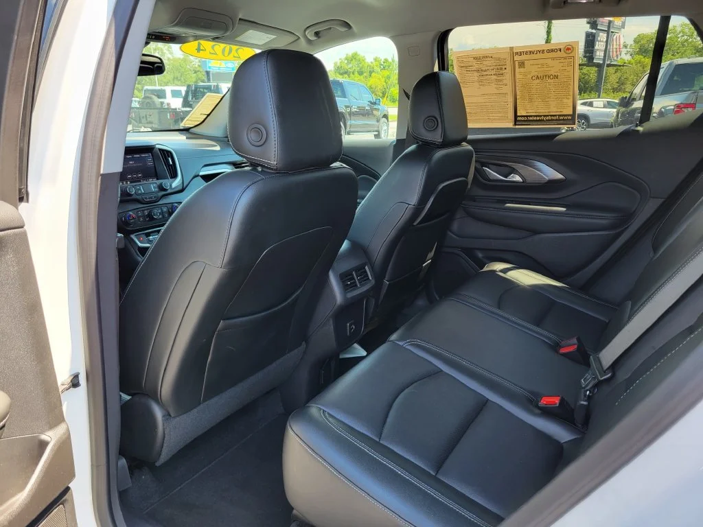 Used 2024 Summit White GMC SLT image 15