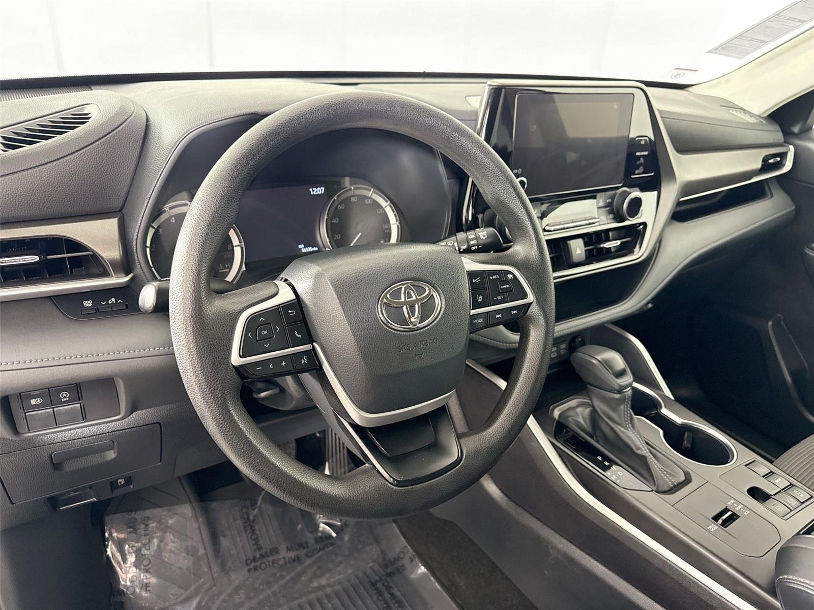 2023 Toyota Highlander L - Photo 4