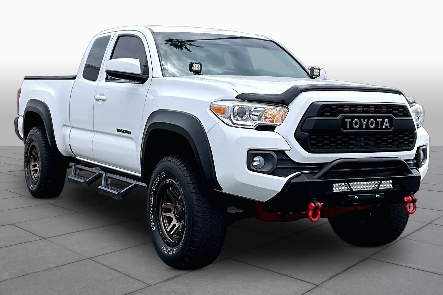 Used 2016 Super White Toyota SR image 2