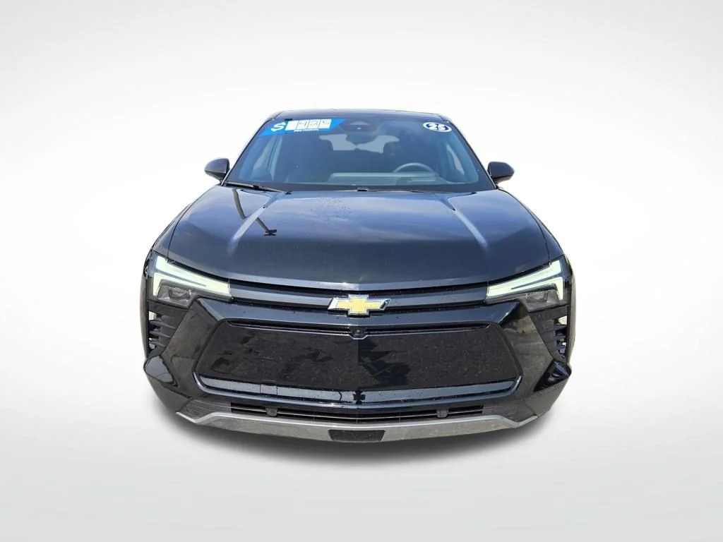 Used 2025 Black Chevrolet LT image 9