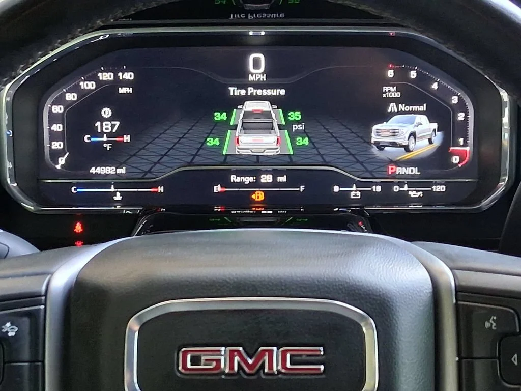 Used 2025 Summit White GMC Elevation image 14
