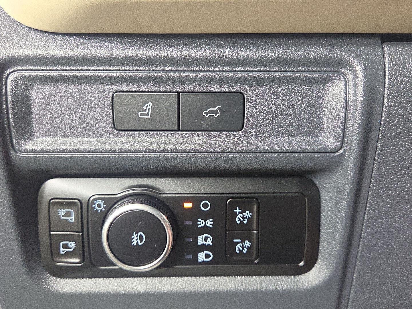 Used 2024 Star White Metallic Tri-Coat Ford Platinum image 21