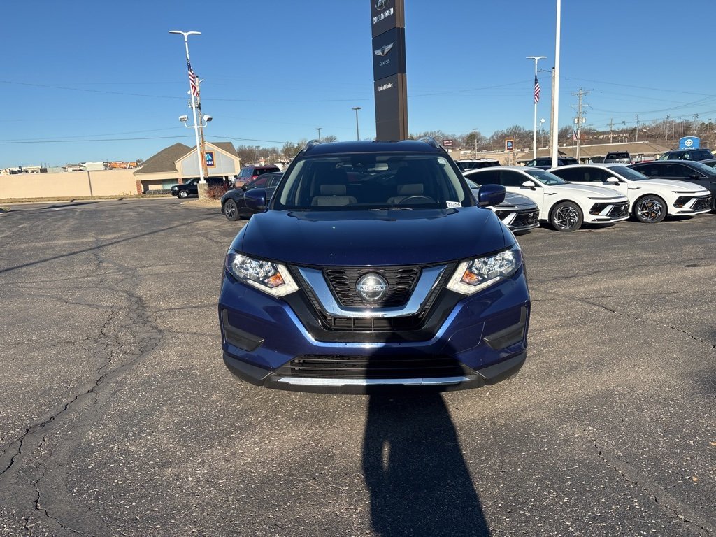 Used 2019 Nissan Rogue SV with VIN JN8AT2MT8KW260064 for sale in Kansas City