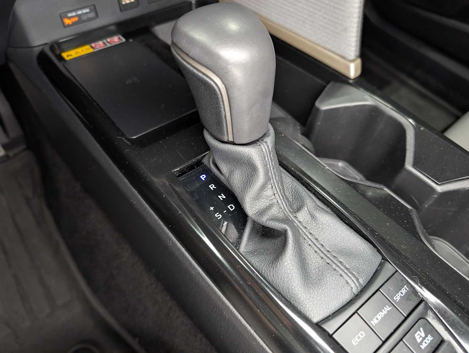Used 2025 Underground Toyota SE image 28