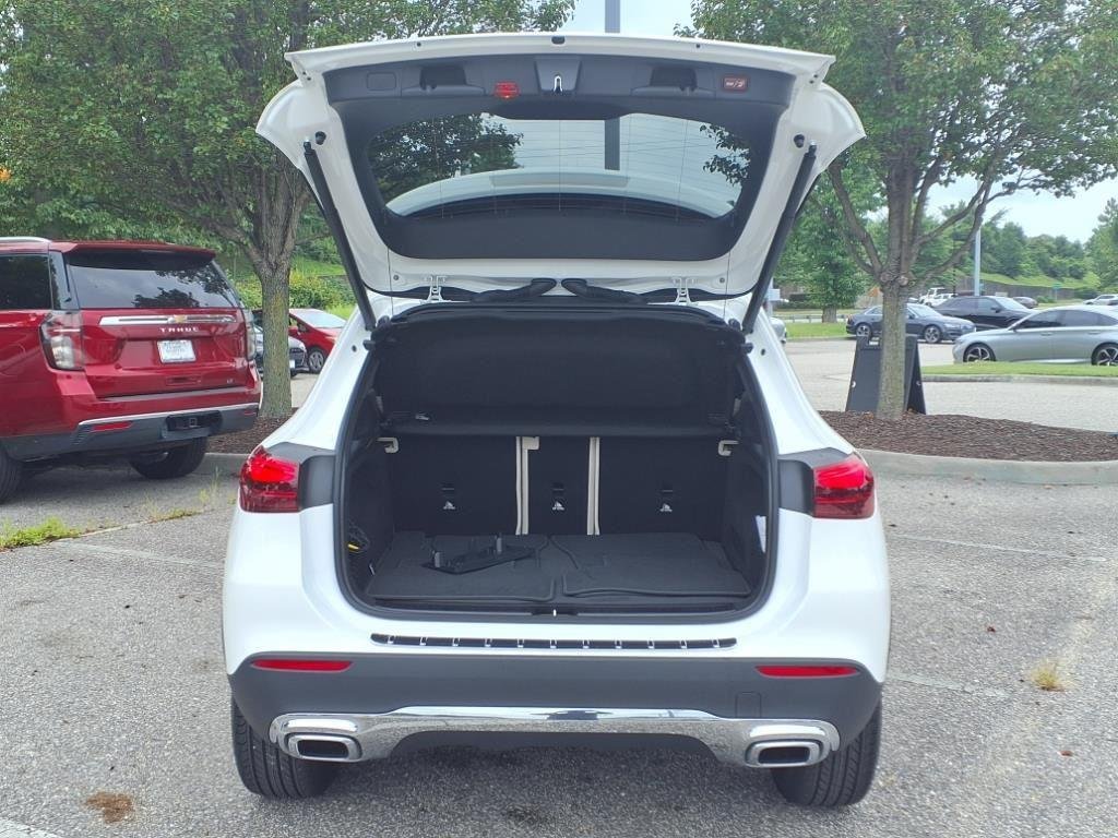 Certified Used 2026 Polar White Mercedes-Benz GLA 250 image 9