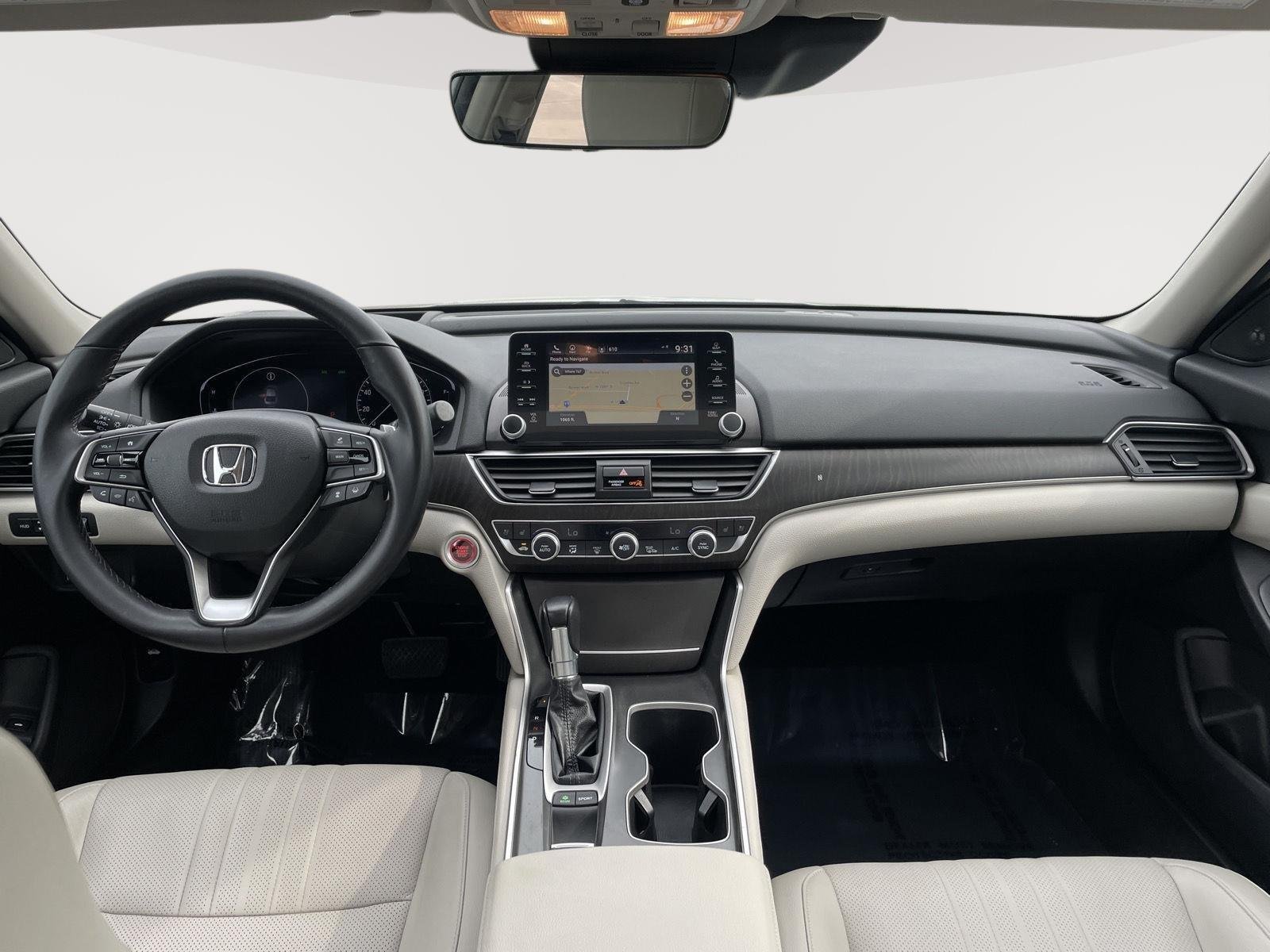 Used 2018 Champagne Frost Pearl Honda Touring 1.5T image 6