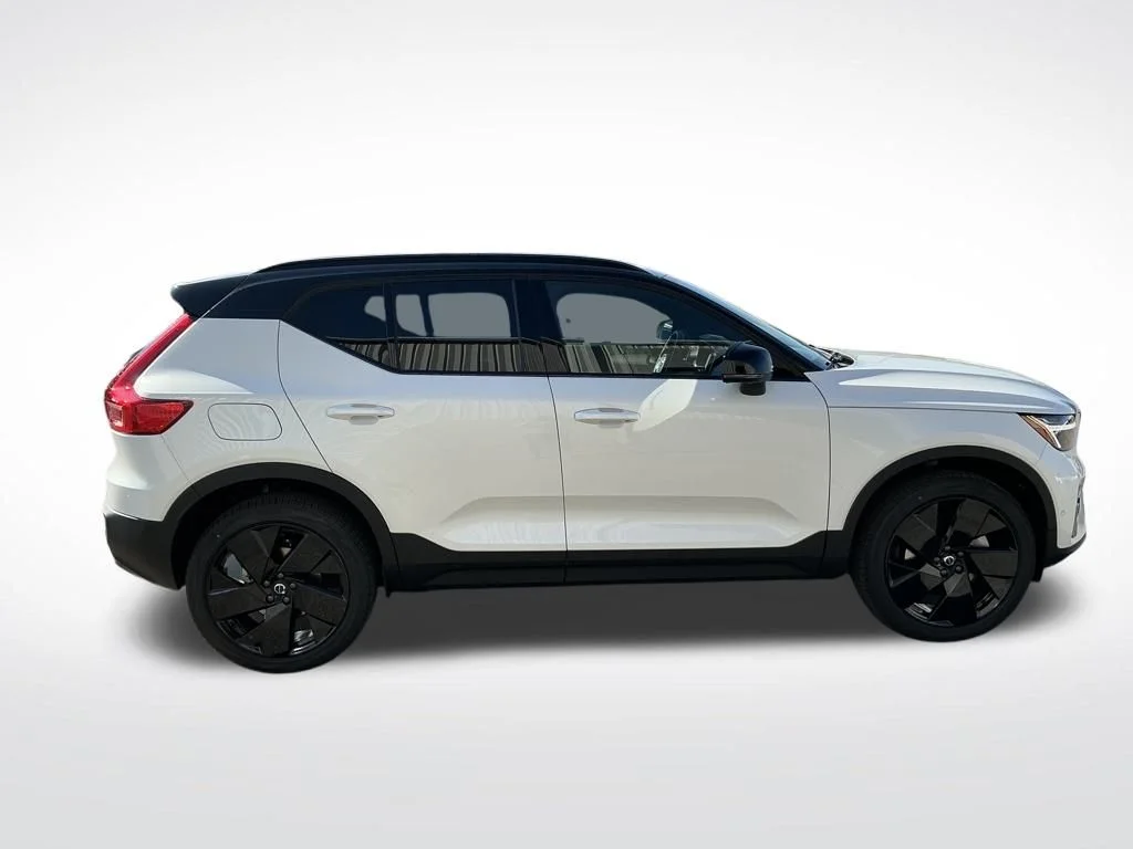 2026 Volvo XC40 Ultra Black Edition - Photo 6