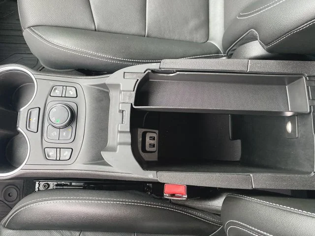 Used 2024 Silver GMC SLT image 21