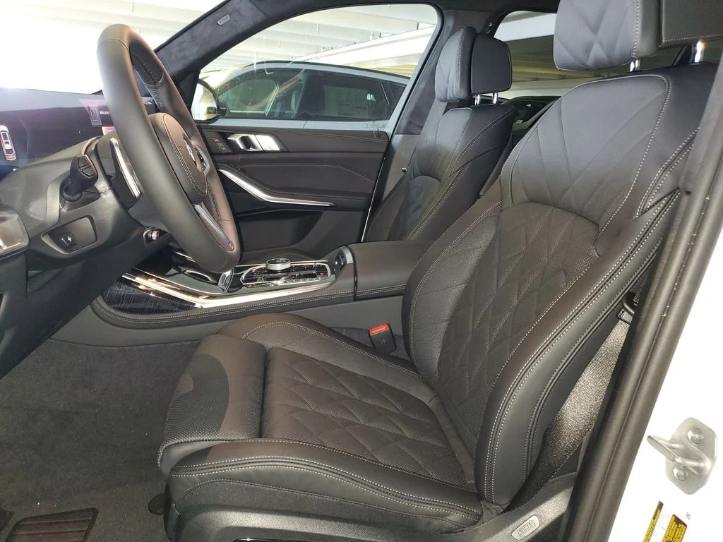 New 2027 White BMW xDrive40i image 17