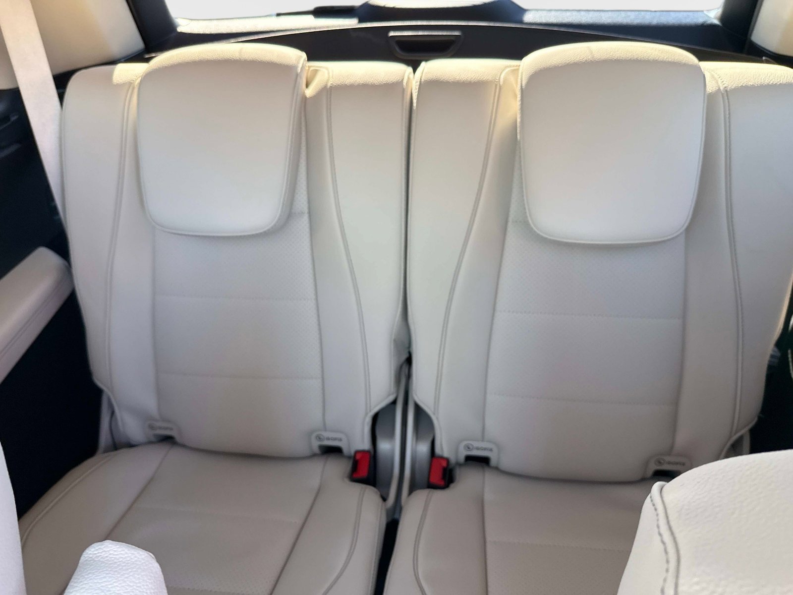 New 2026 Polar White Mercedes-Benz 450 4MATIC® SUV image 16