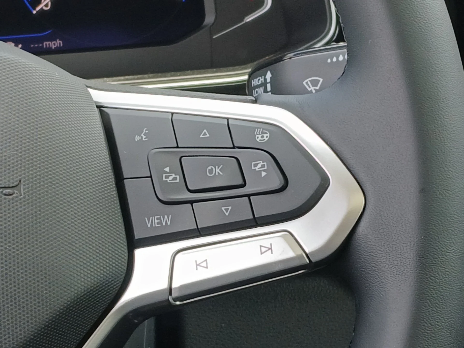 New 2026 Monument Gray Volkswagen 1.5T SEL image 10