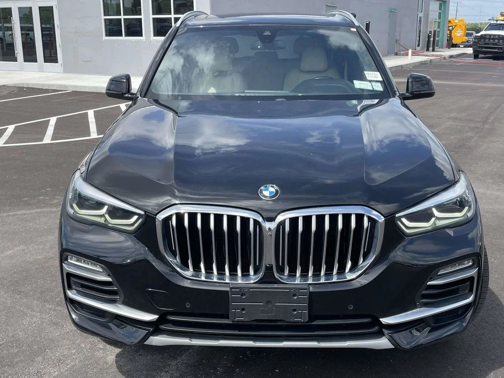Certified Used 2019 Black BMW xDrive40i image 8