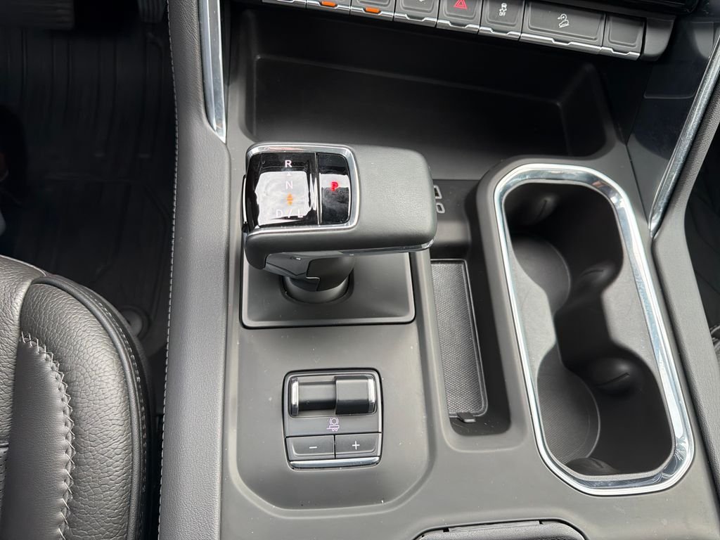 Used 2025 Onyx Black GMC Denali image 28