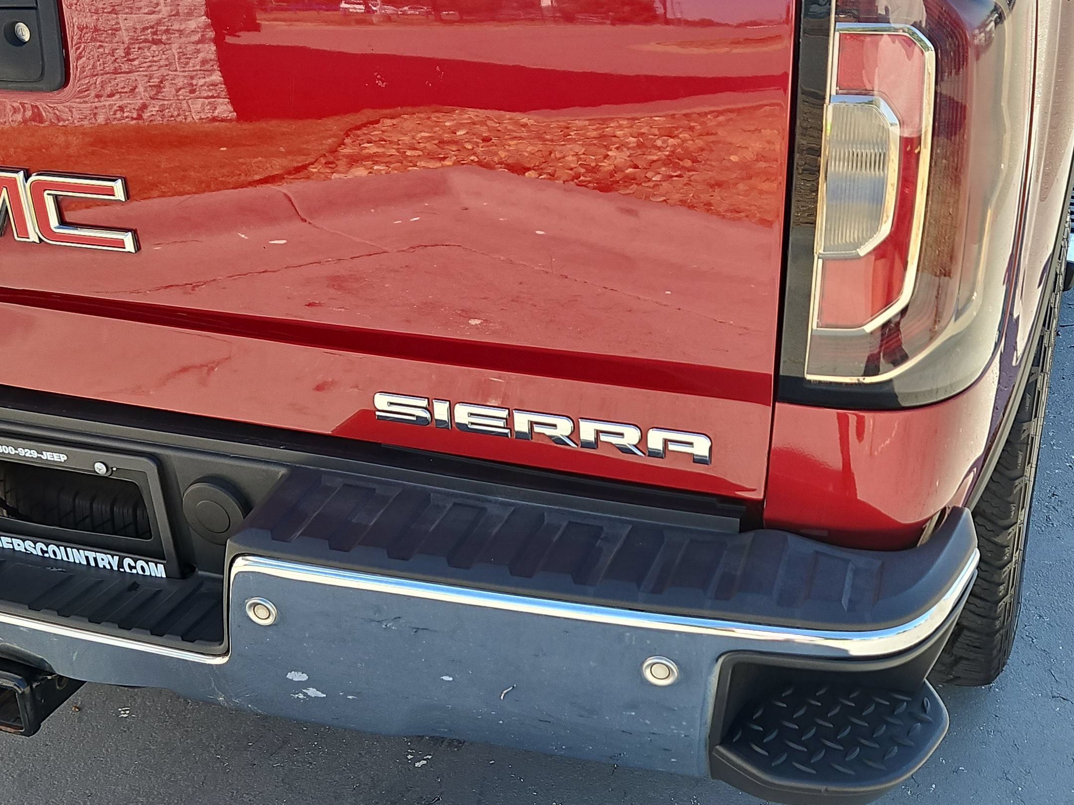 Used 2018 Red Quartz Tintcoat GMC SLT image 33