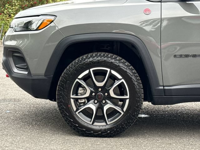 New 2026 Sting-Gray Clear-Coat Exterior Paint Jeep Trailhawk image 7