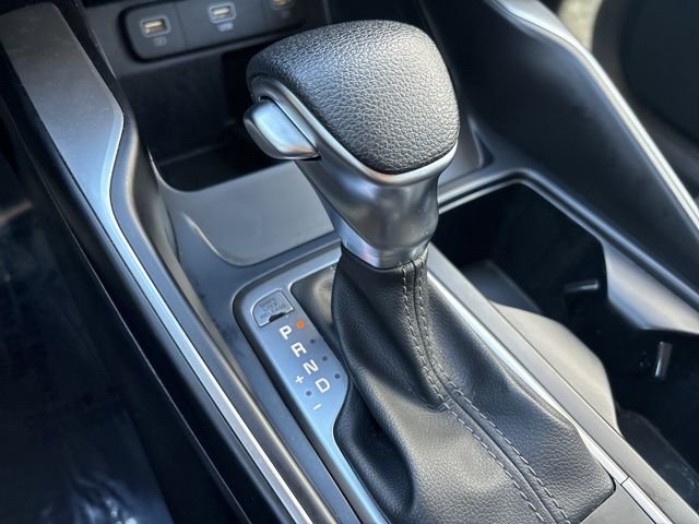 Used 2023 White Kia LX image 29