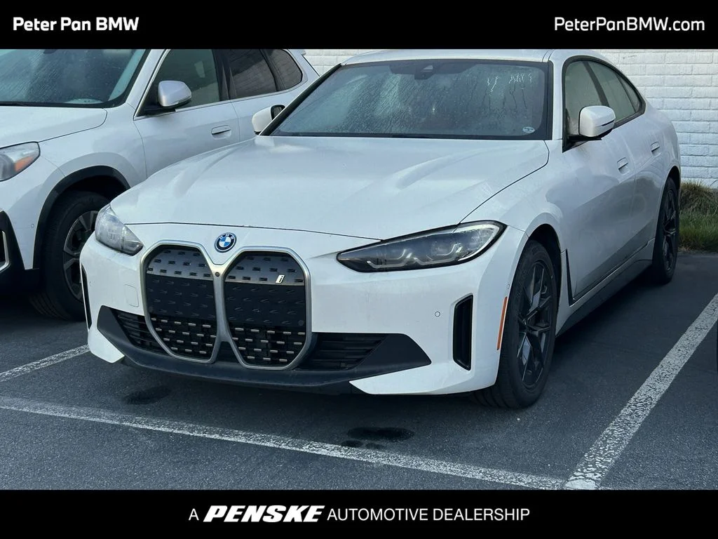 2023 BMW i4 eDrive35's photo
