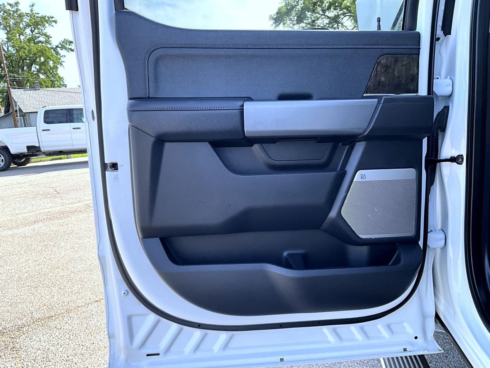 Used 2024 White Ford Lariat image 23