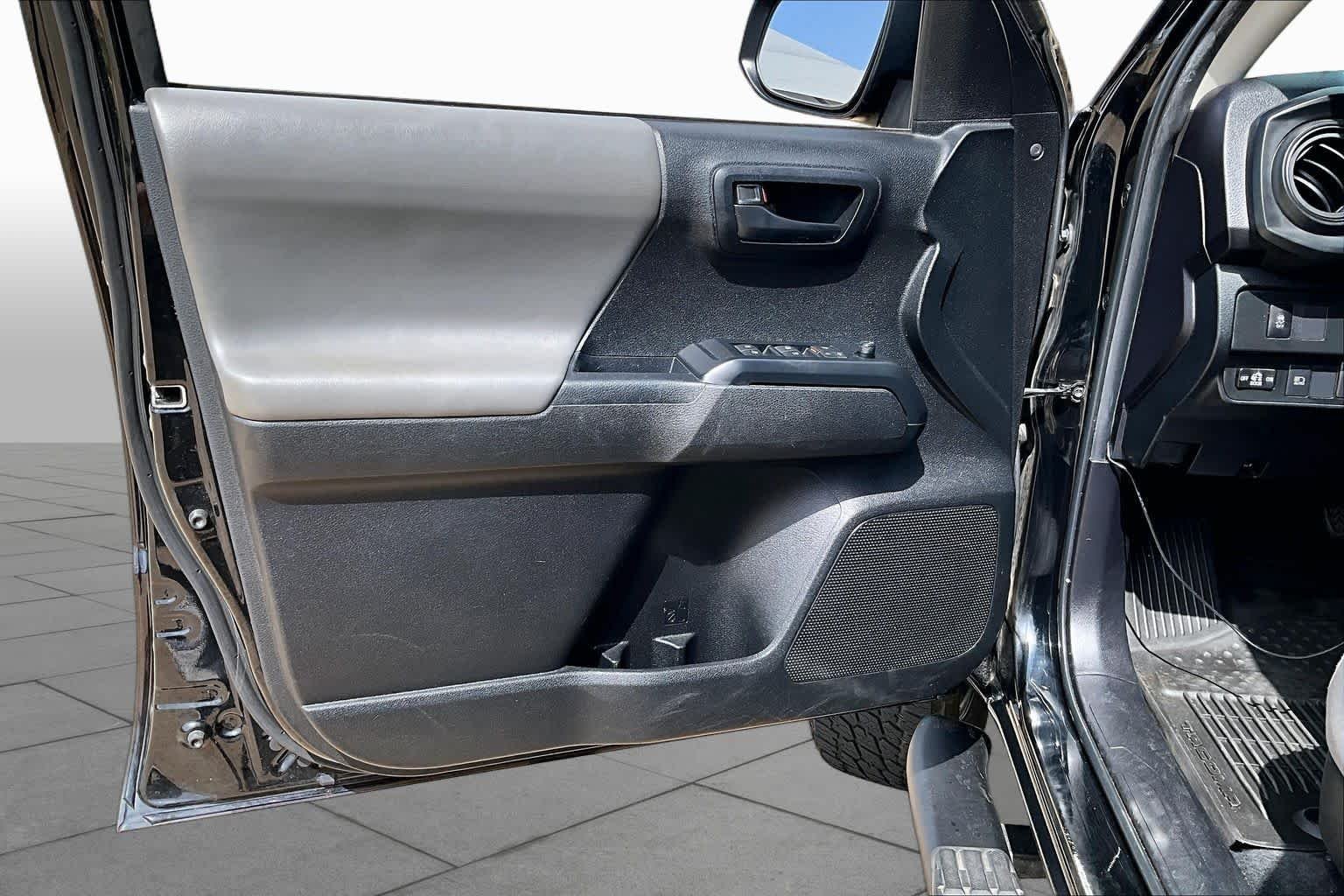 Used 2022 Midnight Black Metallic Toyota SR image 24