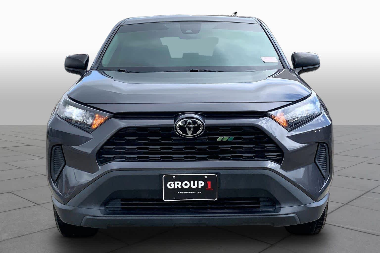 Used 2022 Magnetic Gray Metallic Toyota LE image 4