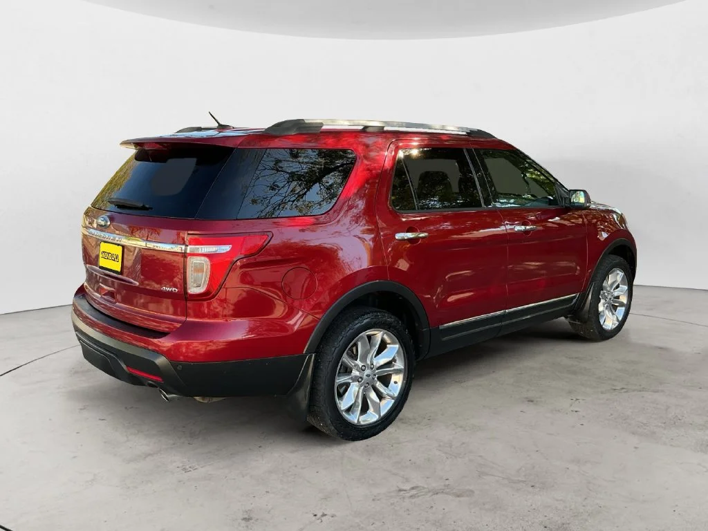 Used 2013 Red Ford Limited image 3
