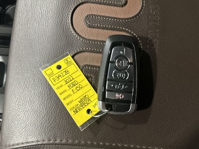 Used 2022 White Ford King Ranch image 33