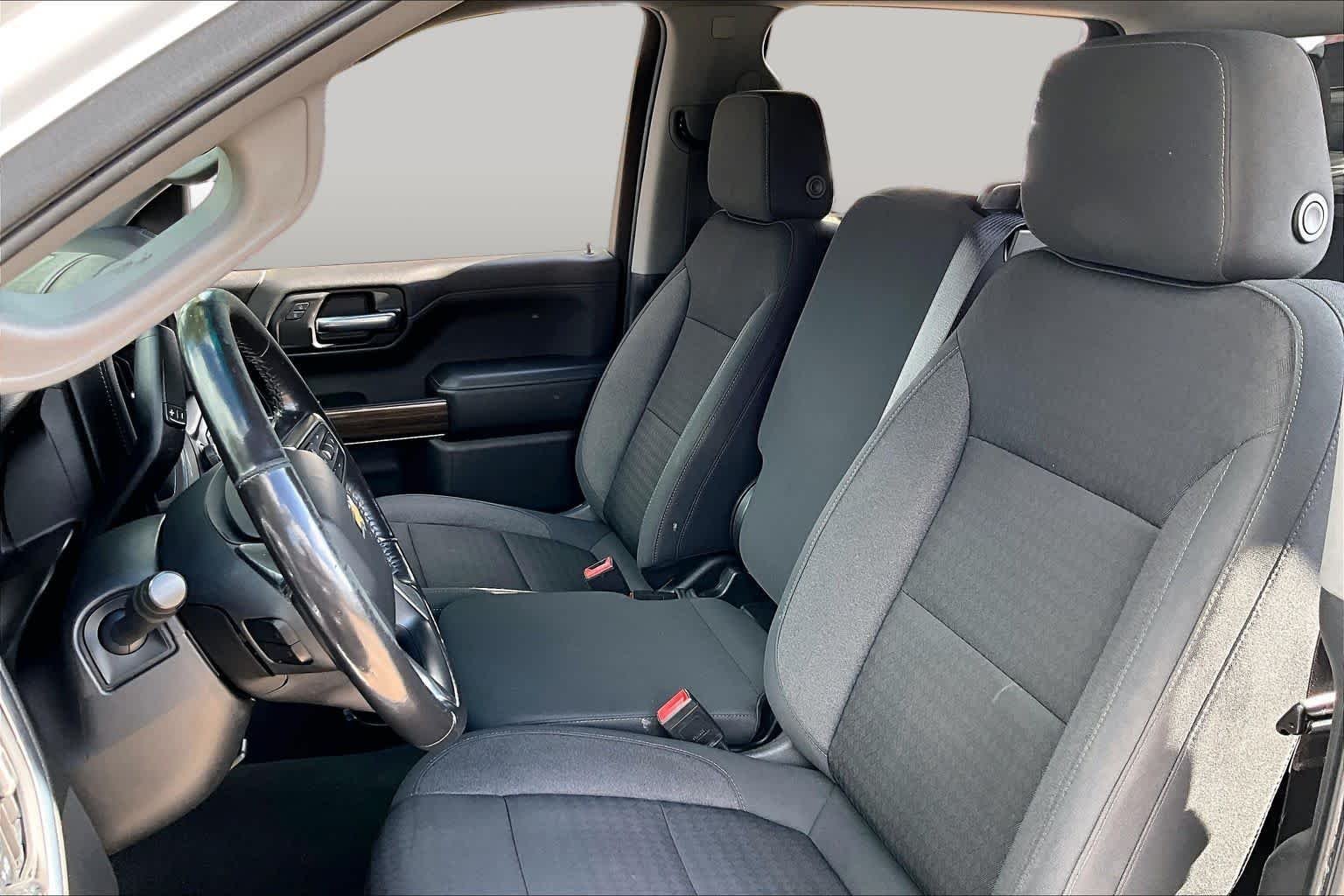 Used 2021 Iridescent Pearl Tricoat Chevrolet LT image 8