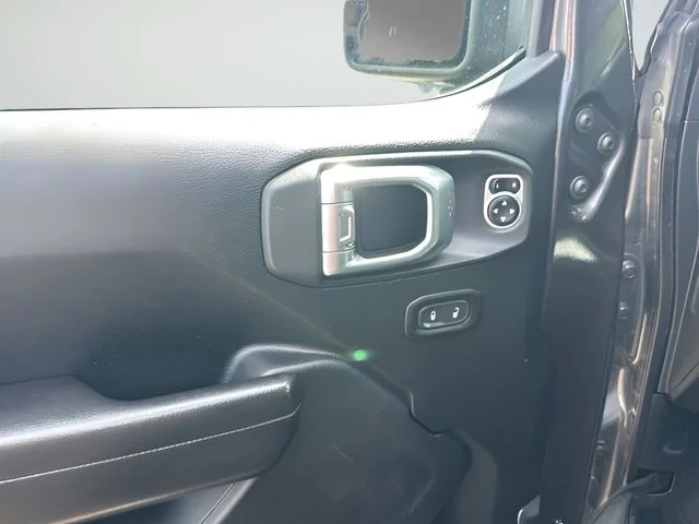 Used 2020 Gray Jeep Rubicon image 24
