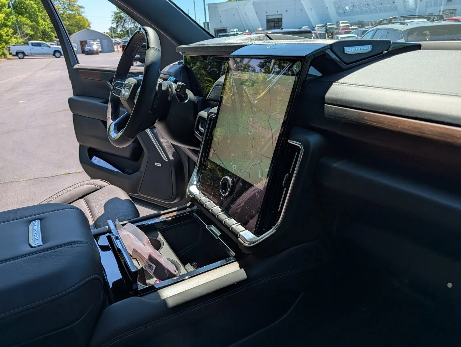 2026 GMC Yukon Denali - Photo 30
