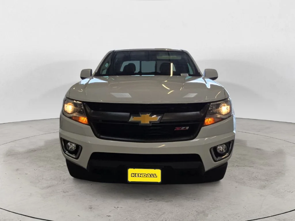 Used 2018 SUMMIT WHITE Chevrolet 4WD Z71 image 3