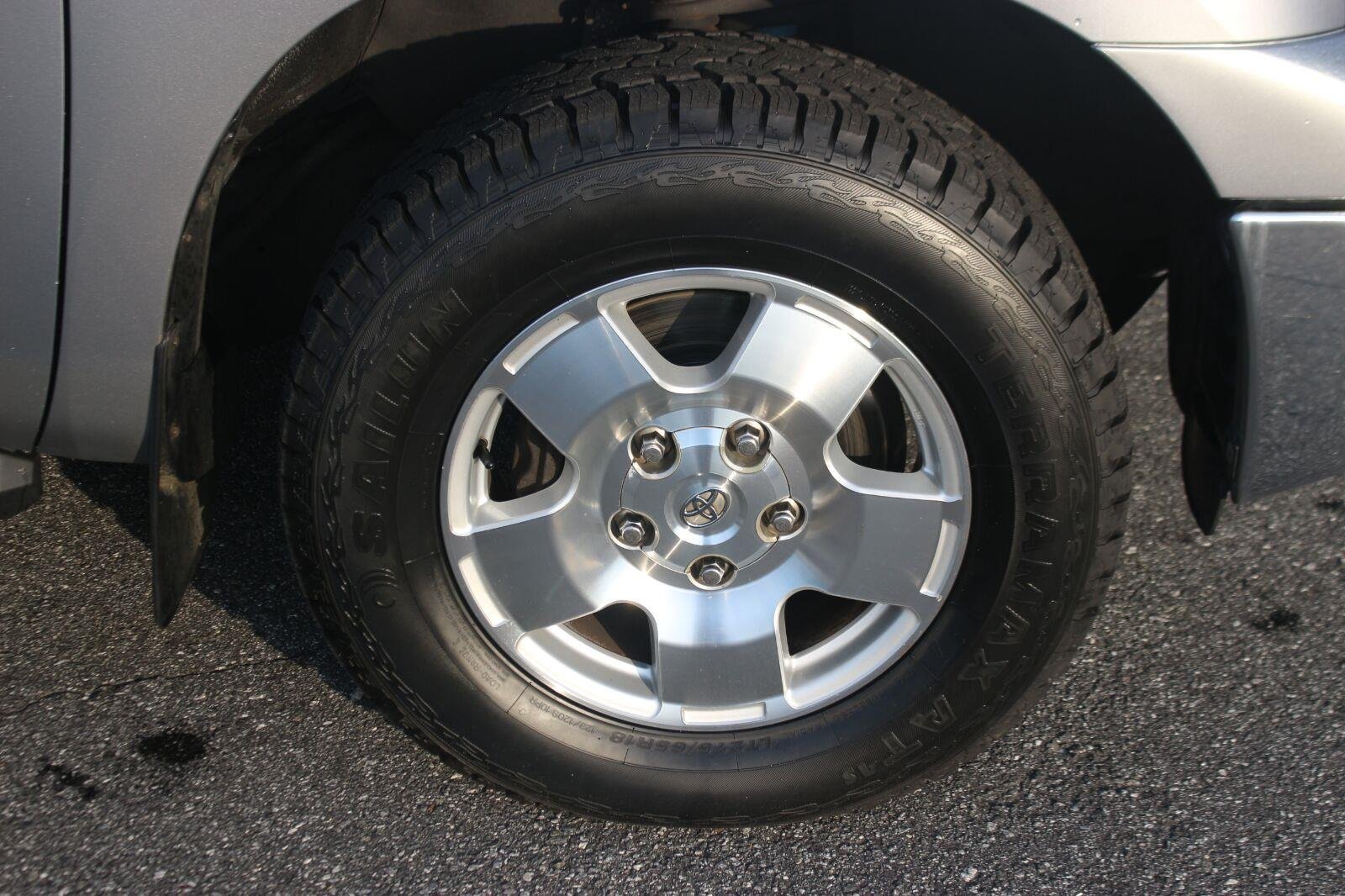 Used 2013 Silver Toyota Double Cab 5.7L FFV V8 6-Spd AT (Natl) image 37