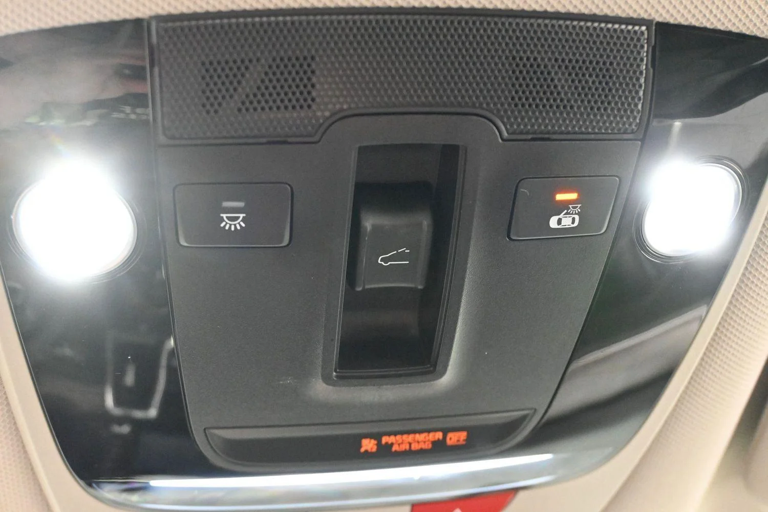 Used 2023 Wolf Gray Kia X-Line SX Prestige image 32