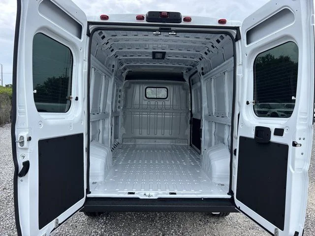 New 2026 Bright White Clear-Coat Exterior Paint RAM High Roof image 6