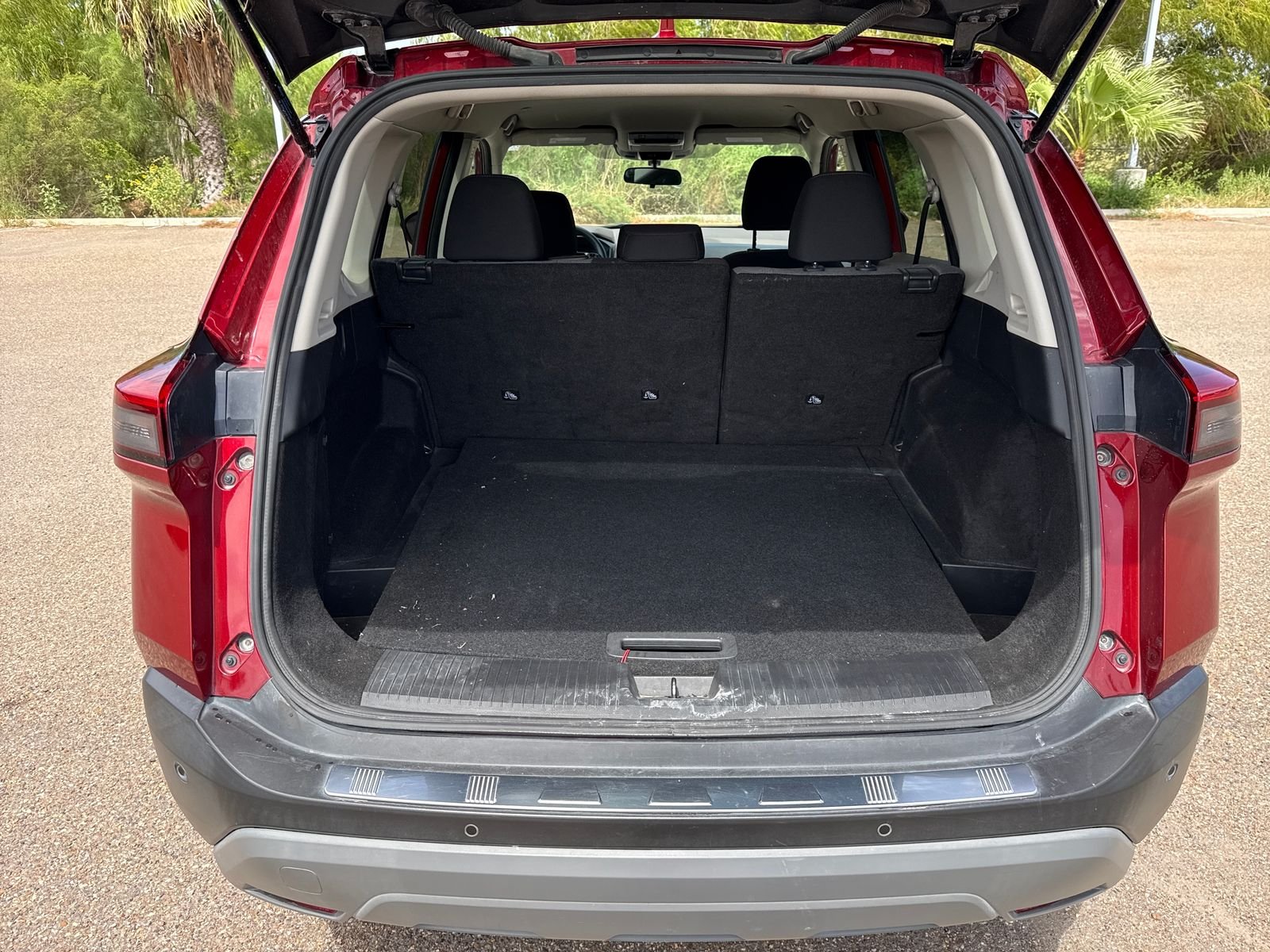 Used 2023 Red Nissan SV image 20