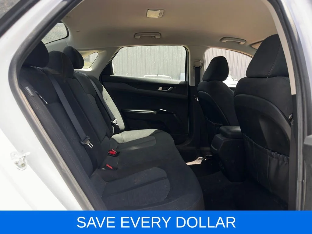 Used 2022 White Kia LXS image 14