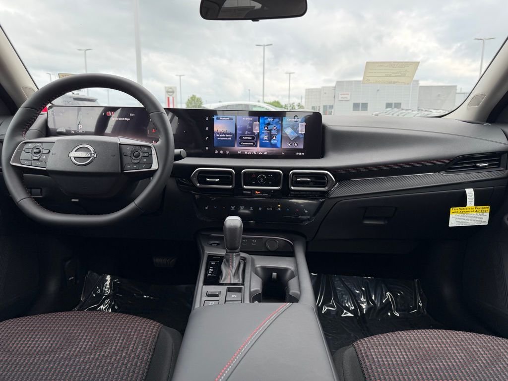 New 2026 Atlantic Gray Metallic / Super Black Two-tone Nissan SR image 17