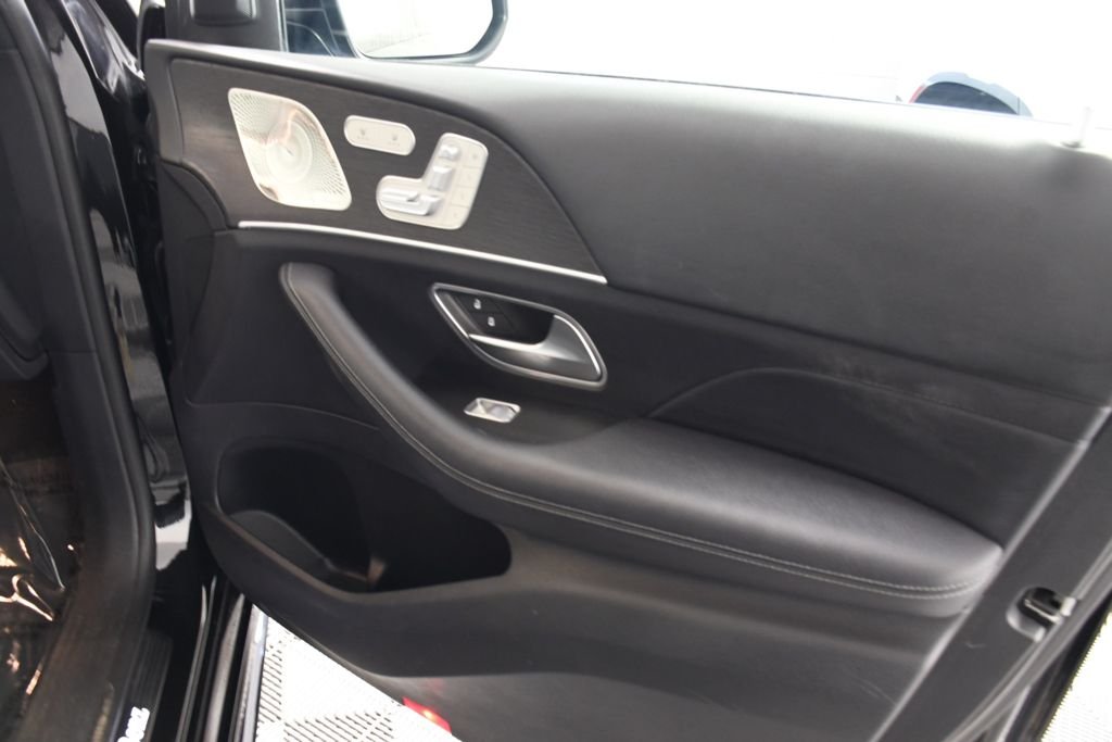 Used 2022 Obsidian Black Metallic Mercedes-Benz GLS 450 image 17