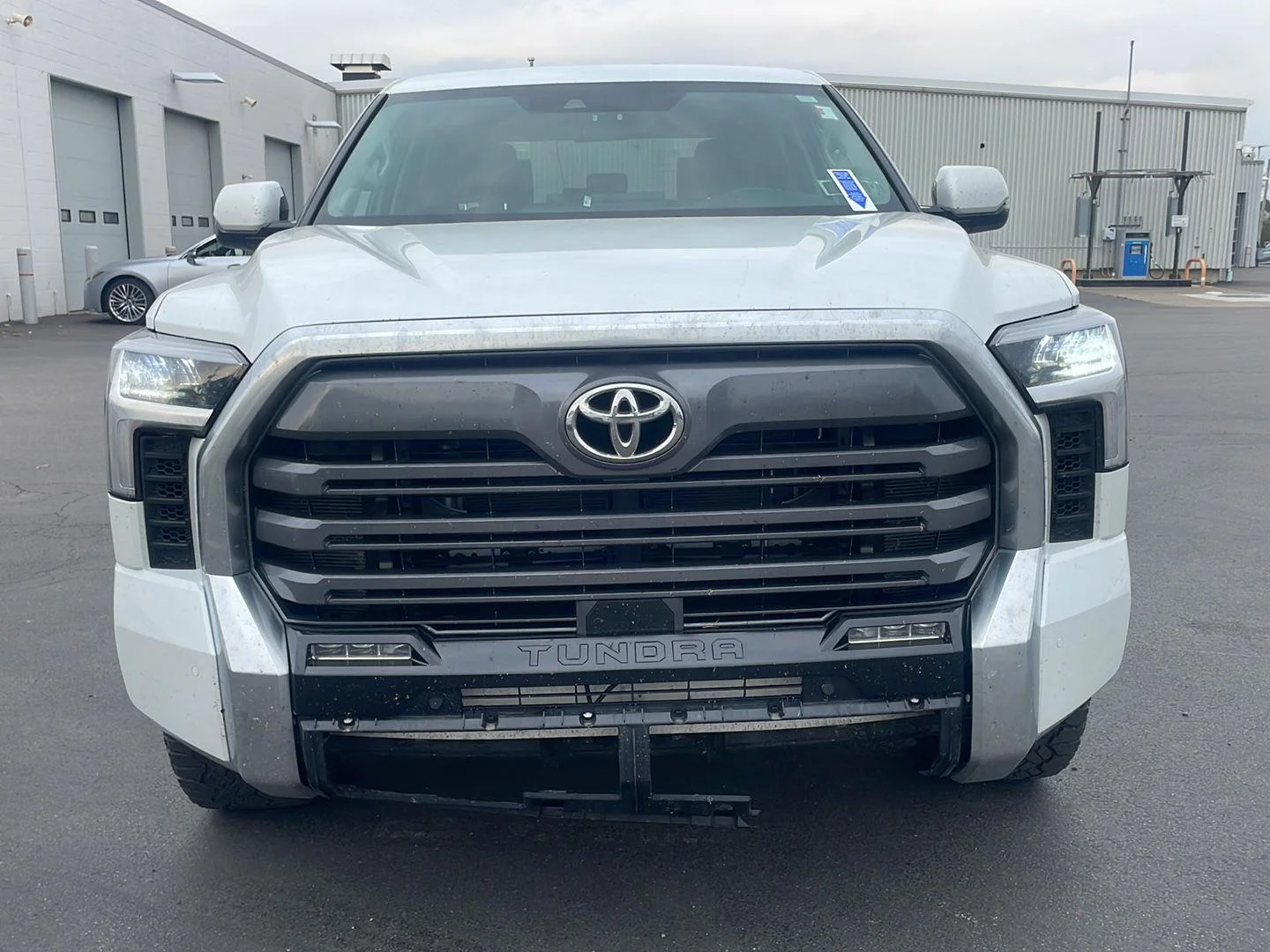 Used 2022 Wind Chill Pearl Toyota Limited image 7