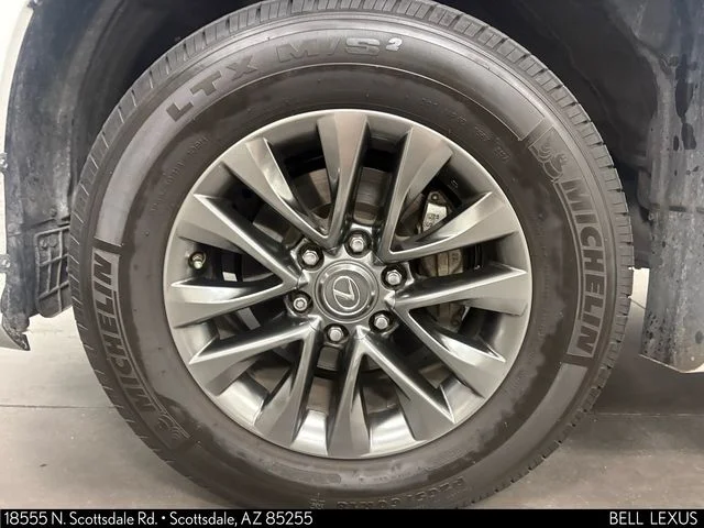 Used 2019  Lexus 460 image 10