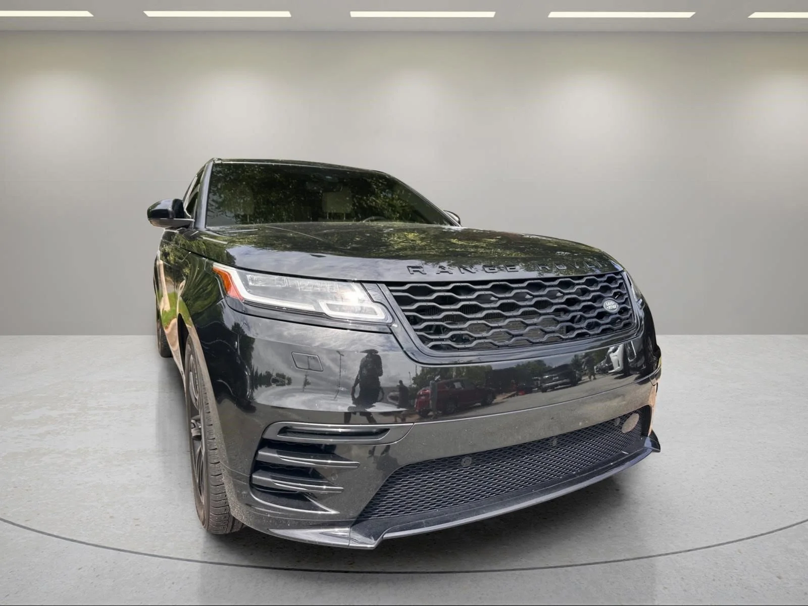 Used 2020  Land Rover R-Dynamic S image 7