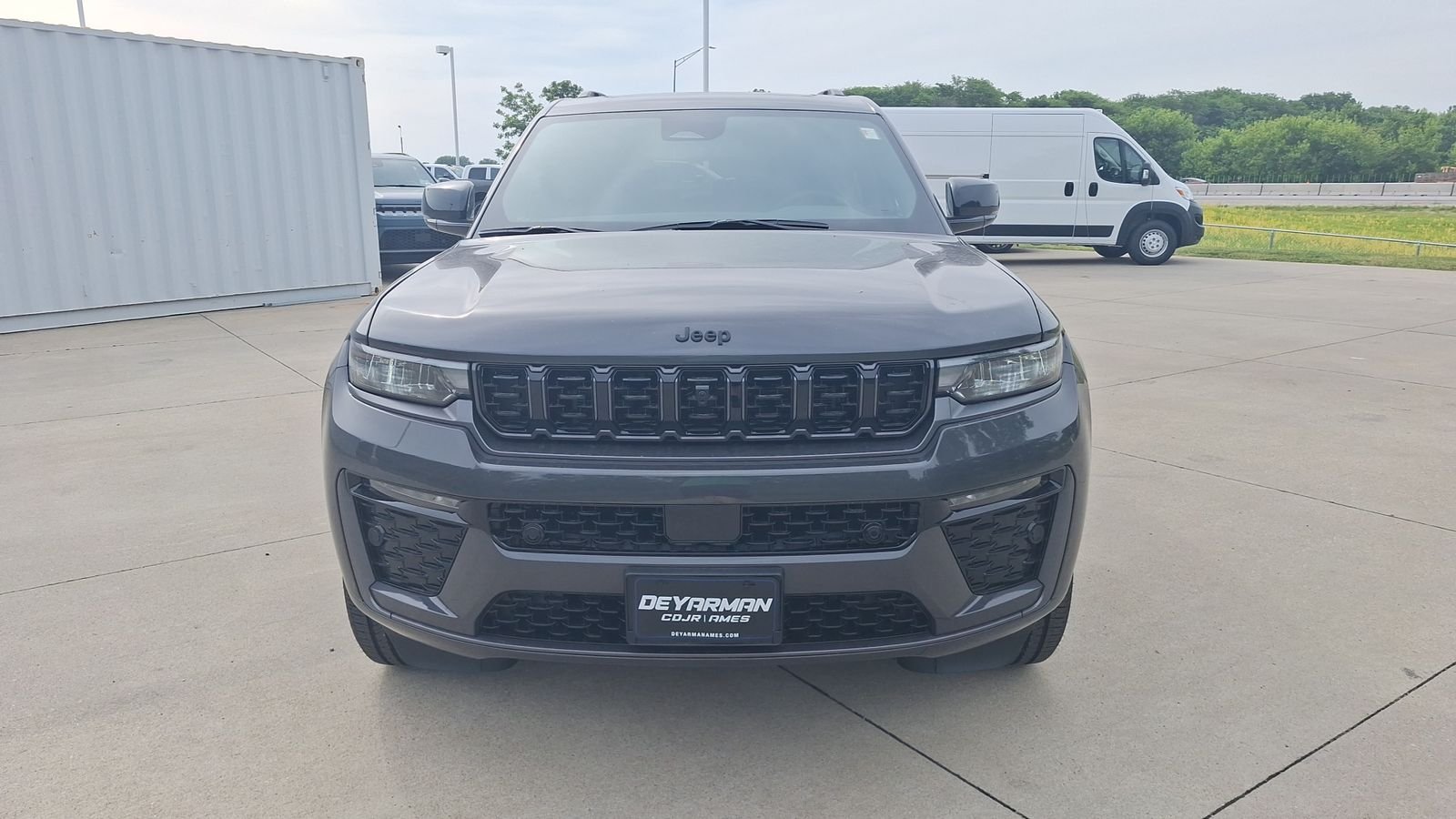 New 2026 Baltic Gray Metallic Clear-Coat Exterior Paint Jeep Limited image 8